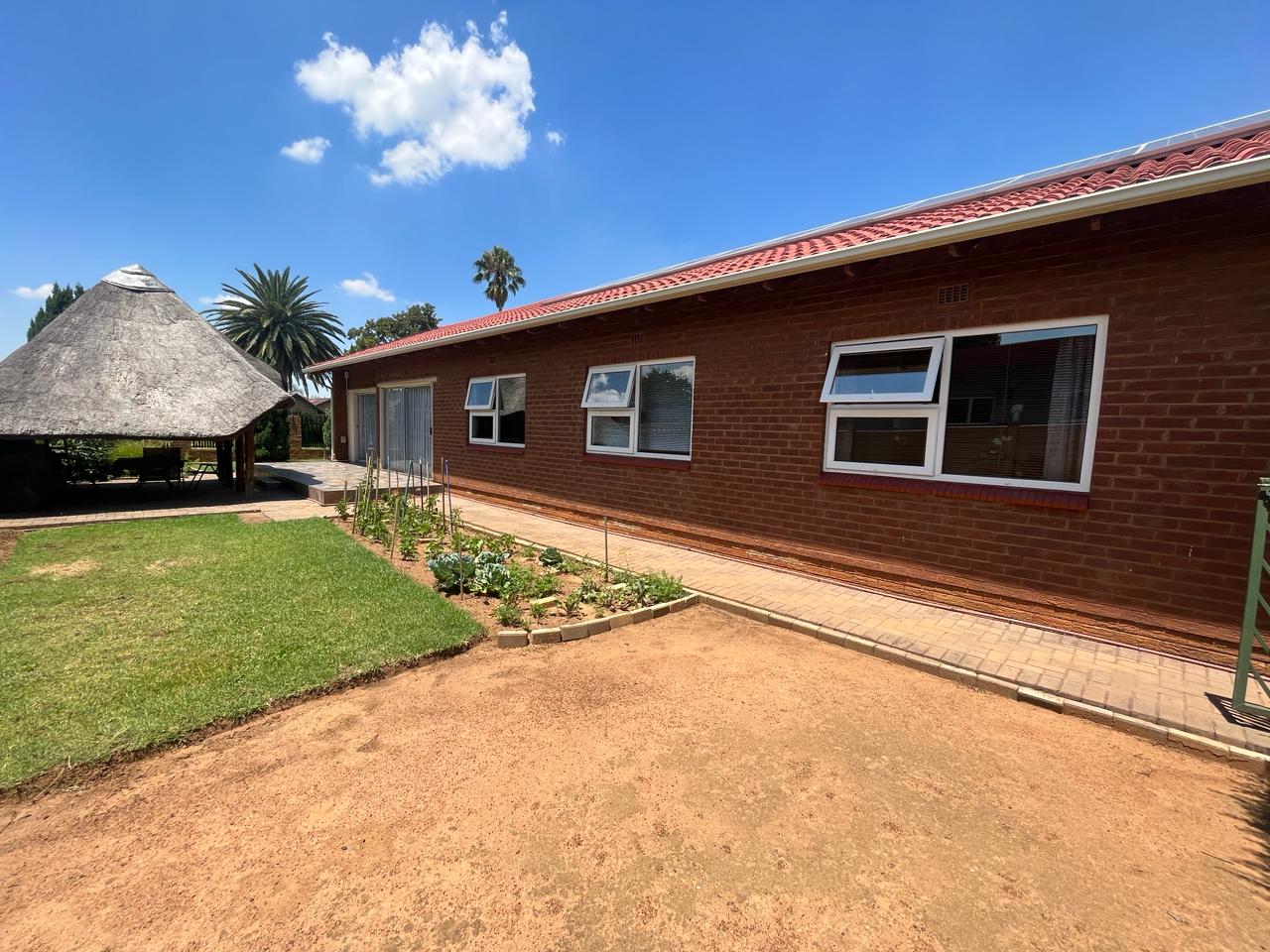 4 Bedroom House for sale in Vanderbijlpark SE 6 P24114045467