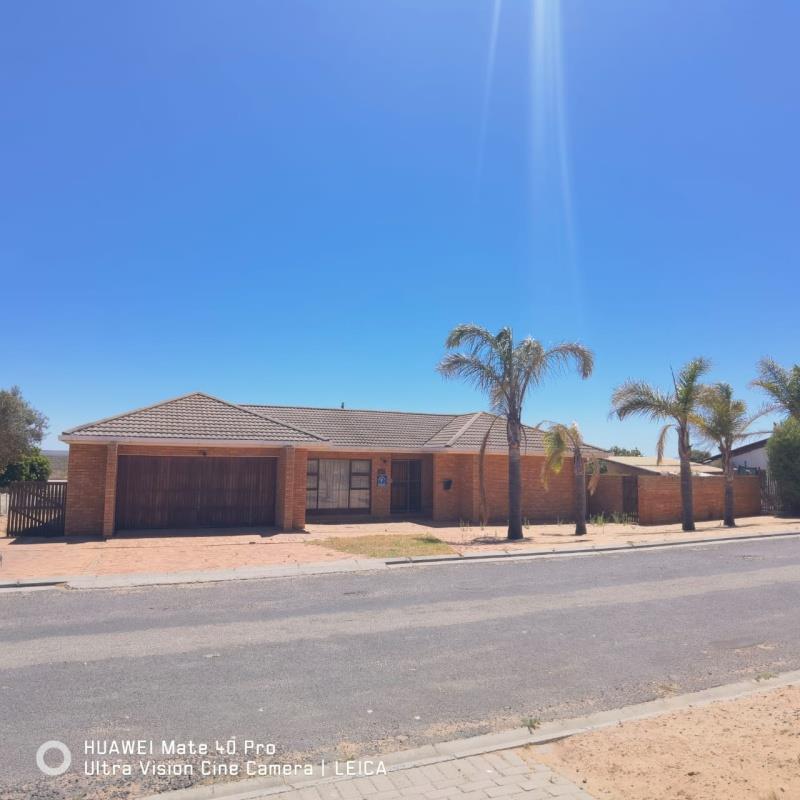 3 Bedroom House for sale in Lamberts Bay 26 Otterdam Street P24