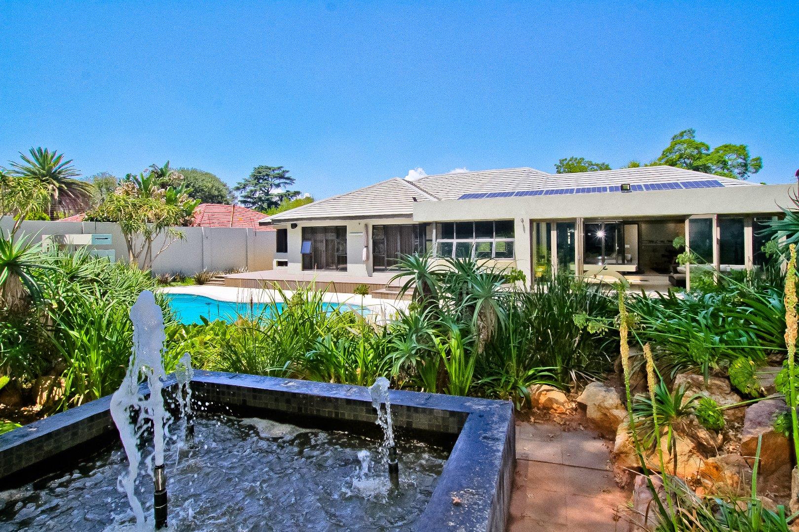 4 Bedroom House for sale in Observatory P24114046255