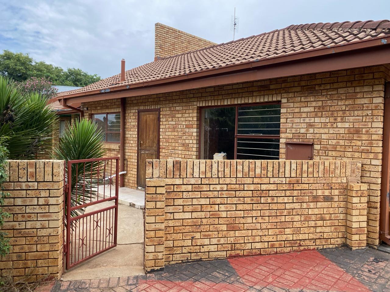 Mmabatho Unit 6 Property Property and houses for sale in Mmabatho