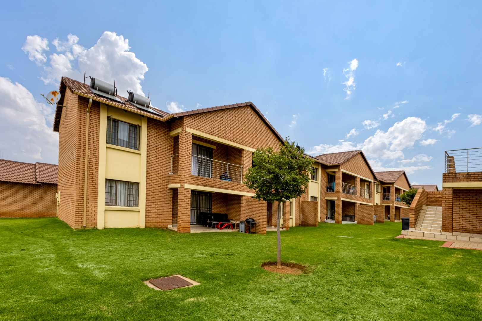 2 Bedroom Apartment / flat for sale in Blue Hills P24114047719