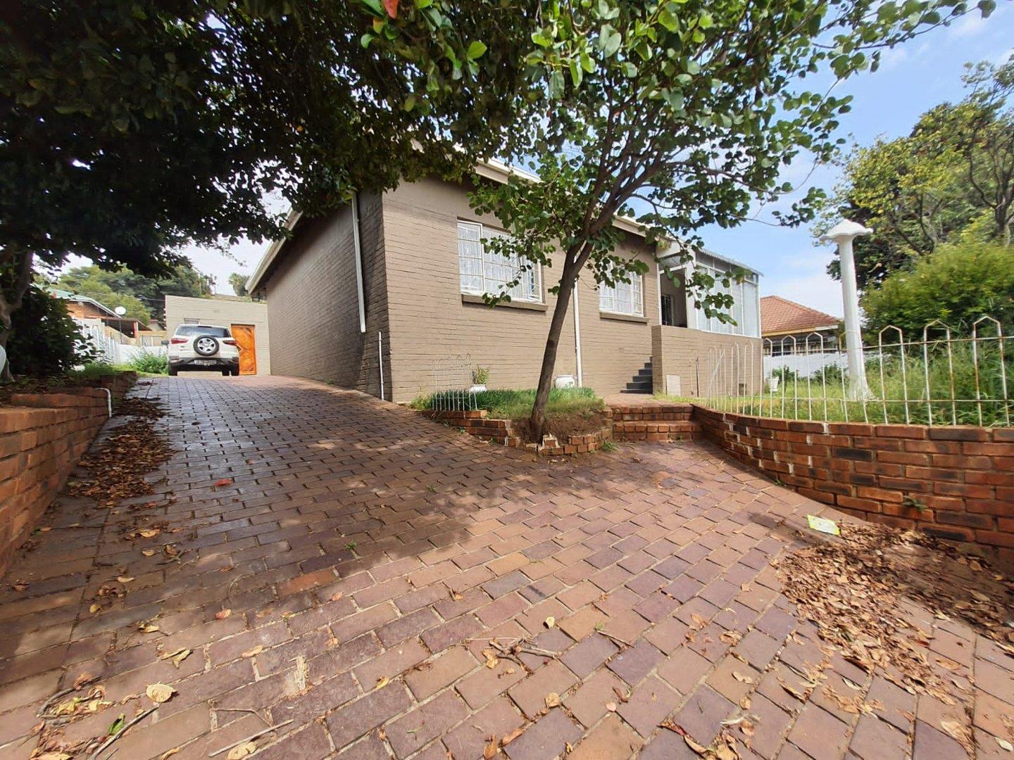 3 Bedroom House for sale in Florida North 36 Hendrik Potgieter Road