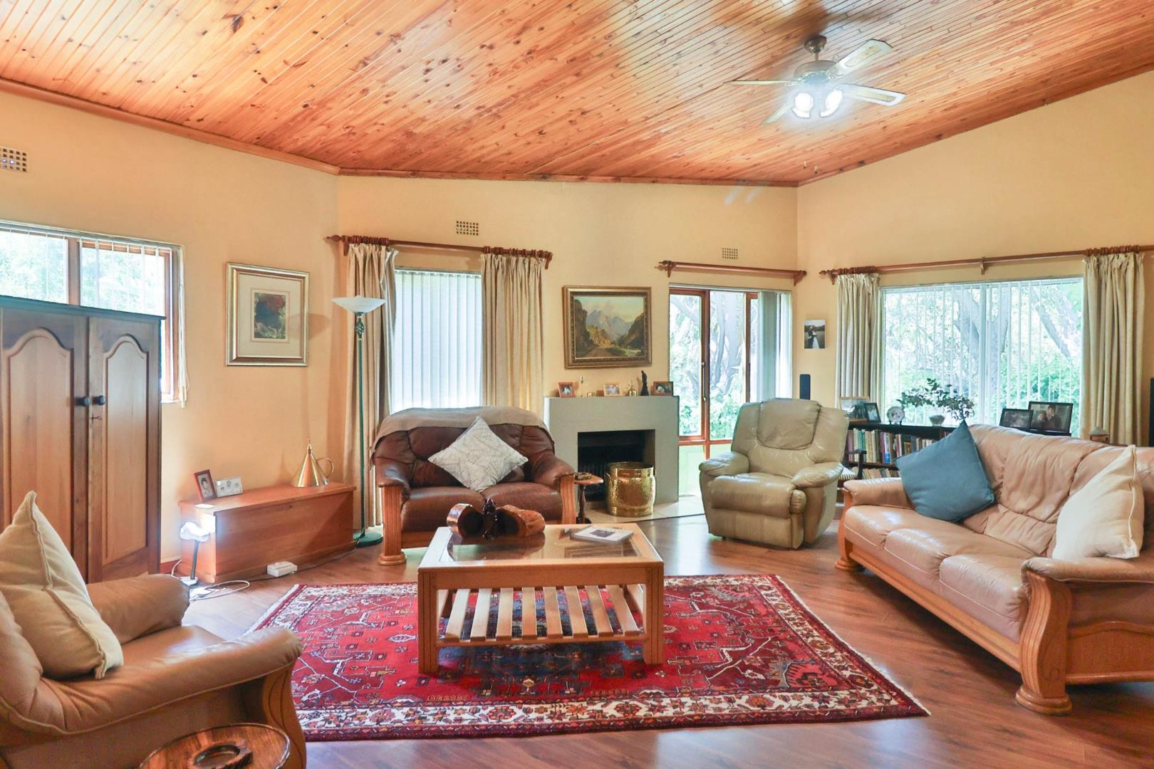 5 Bedroom House for sale in Montagu P24114049163