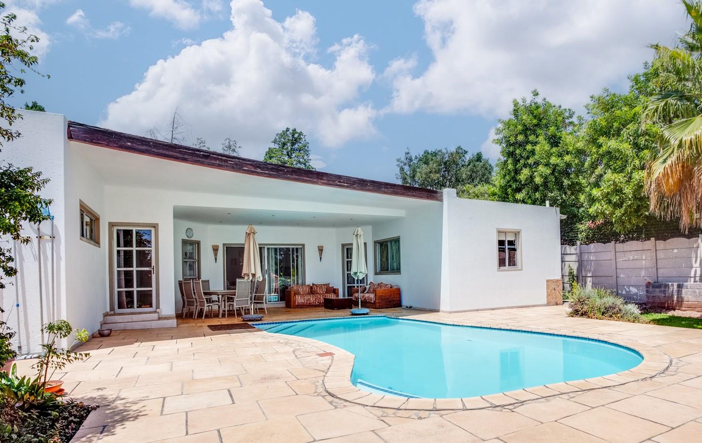 Fontainebleau Property Houses for sale in Fontainebleau