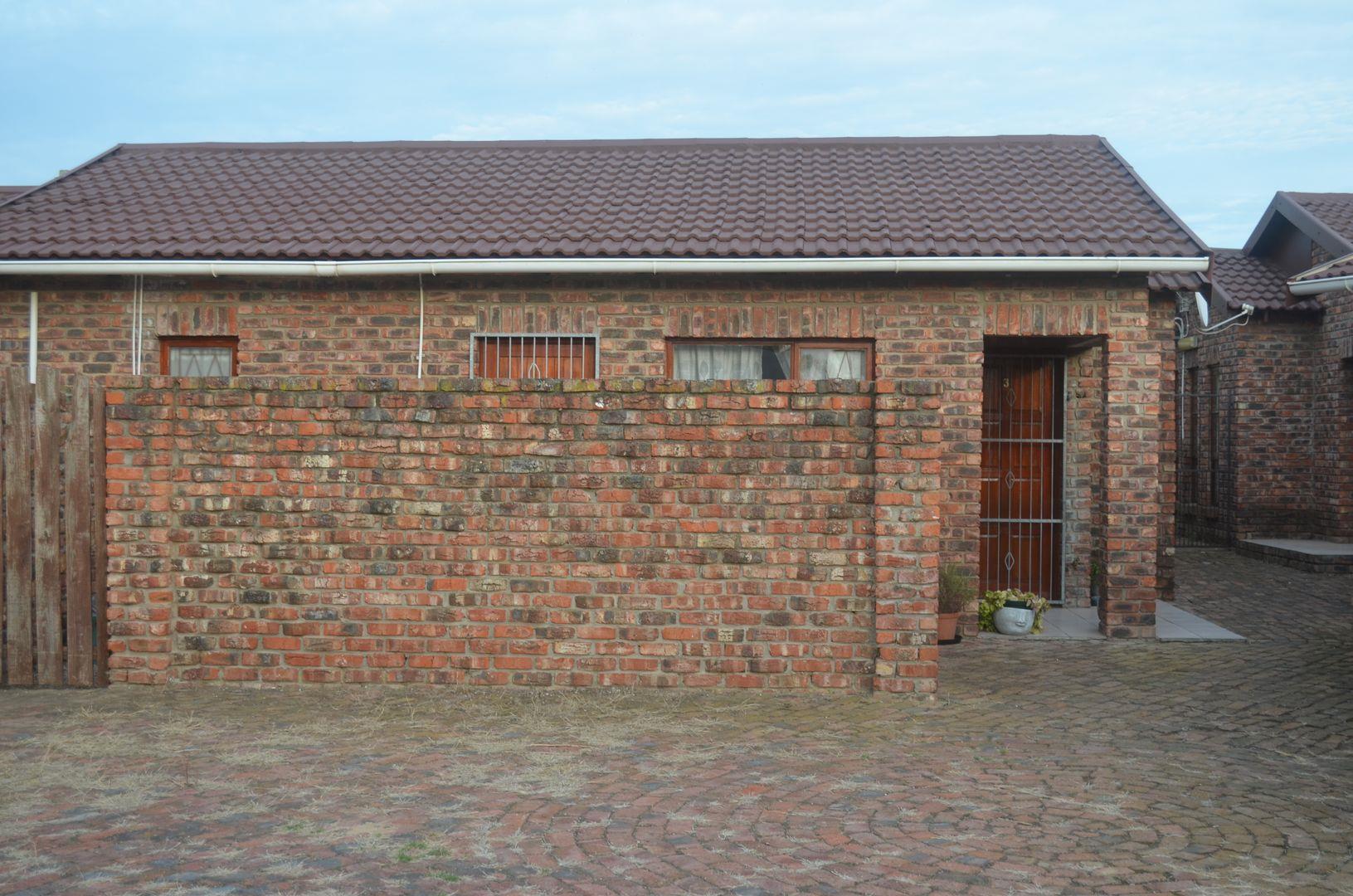 Property and houses to rent in Despatch Despatch Property