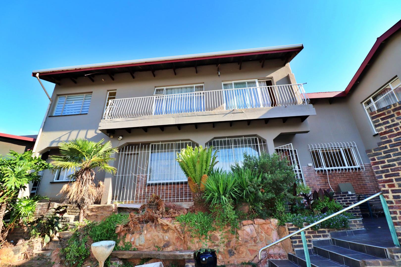 4 Bedroom House for sale in Fishers Hill P24114050610