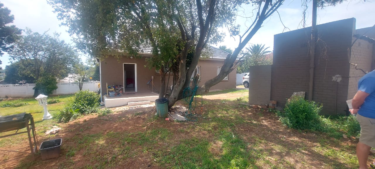 3 Bedroom House for sale in Florida North P24114050621