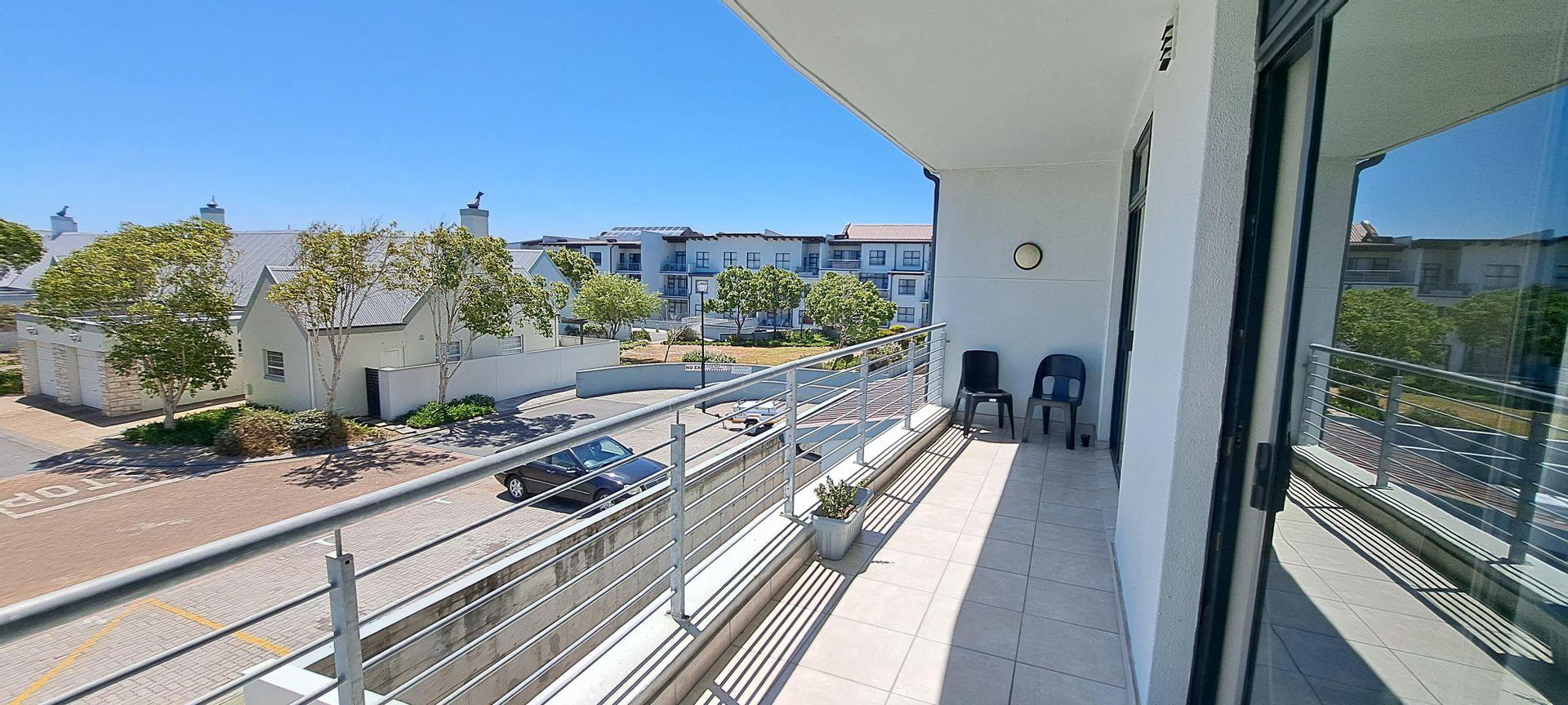2 Bedroom Apartment / flat for sale in Royal Ascot 82 Milnerton Drive