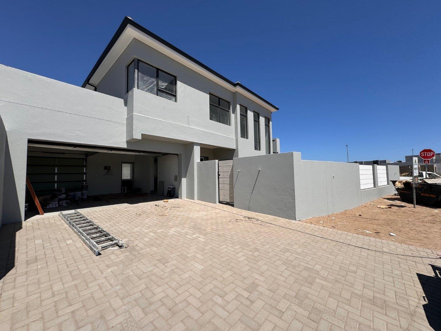 4 Bedroom House for sale in Sandown P24114052031