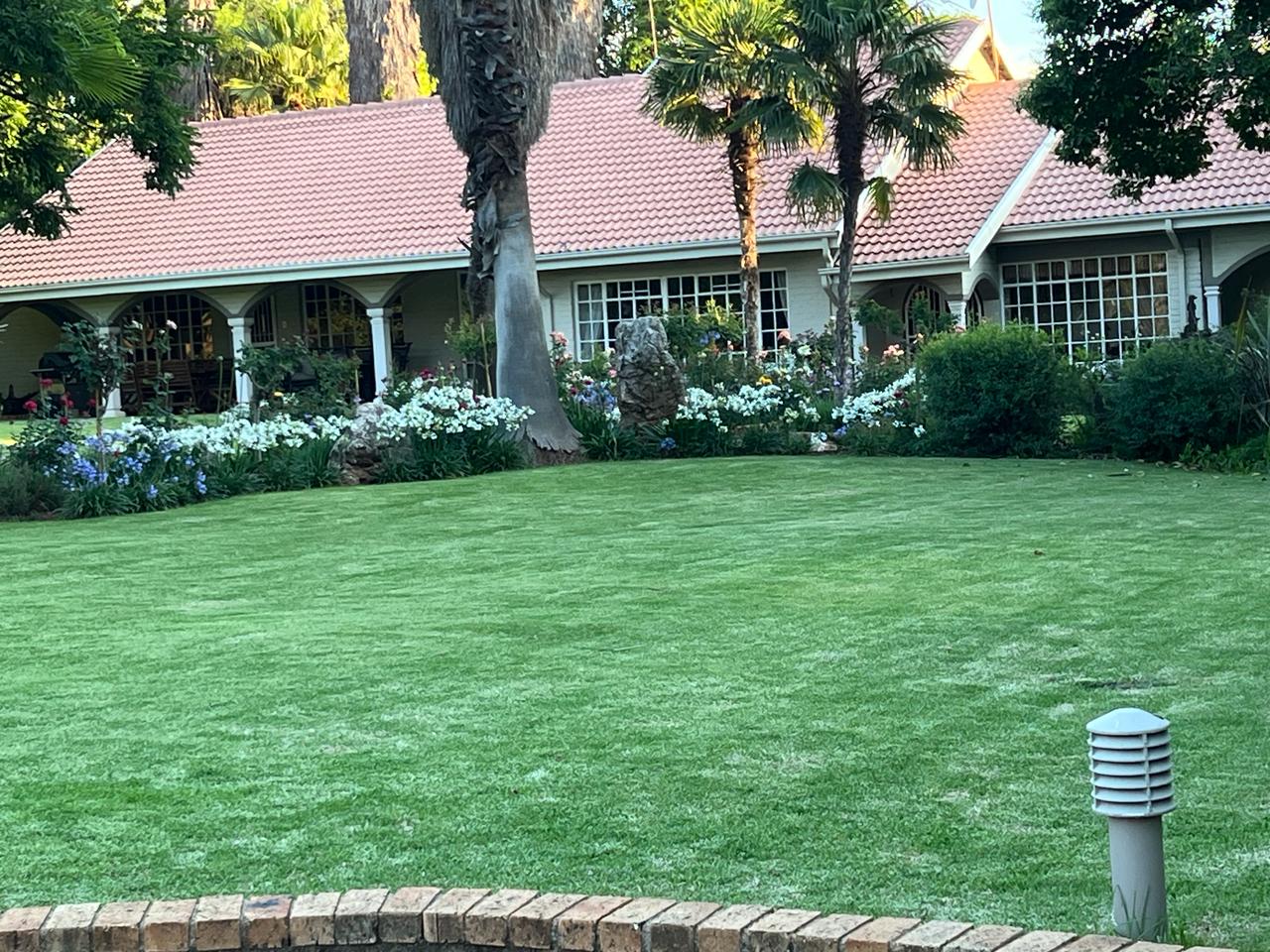 3 Bedroom House for sale in Oak Tree 112 Hekpoort Road R563 P24