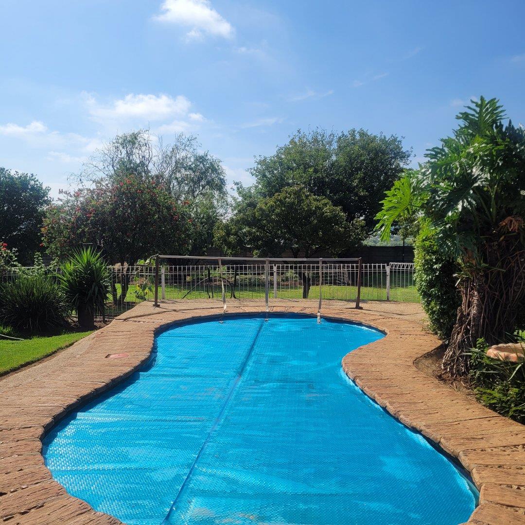 2 Bedroom House for sale in Bredell 6 9th Road P24114054319