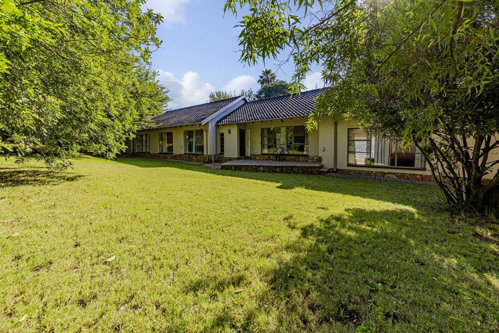 3 Bedroom House for sale in Northcliff P24113051917