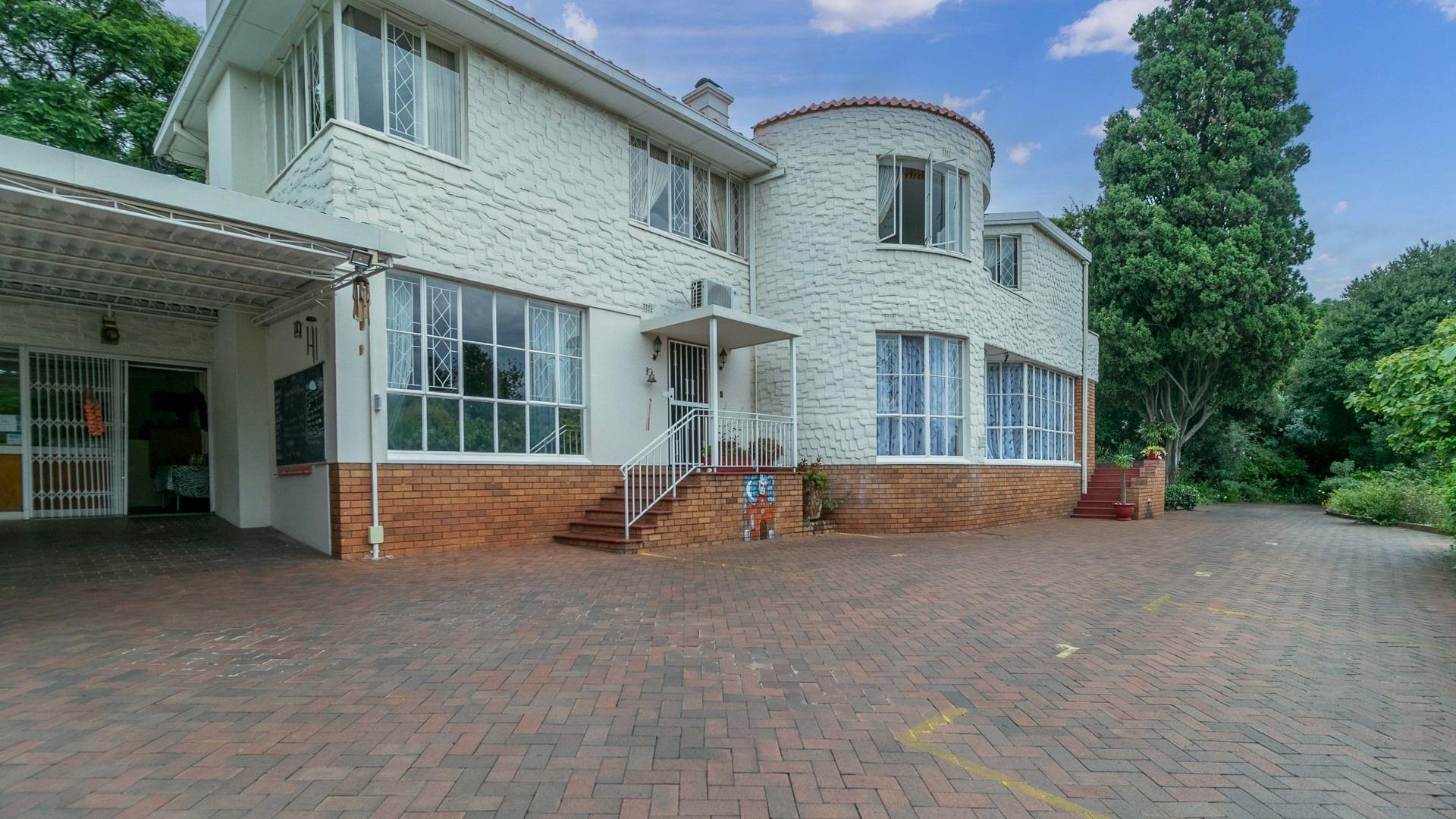 4 Bedroom House for sale in Northcliff P24114055934