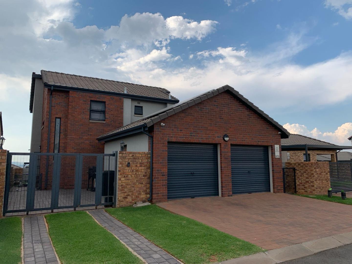 4 Bedroom House for sale in Lion Pride Lion Pride Lifestyle Estate, 2