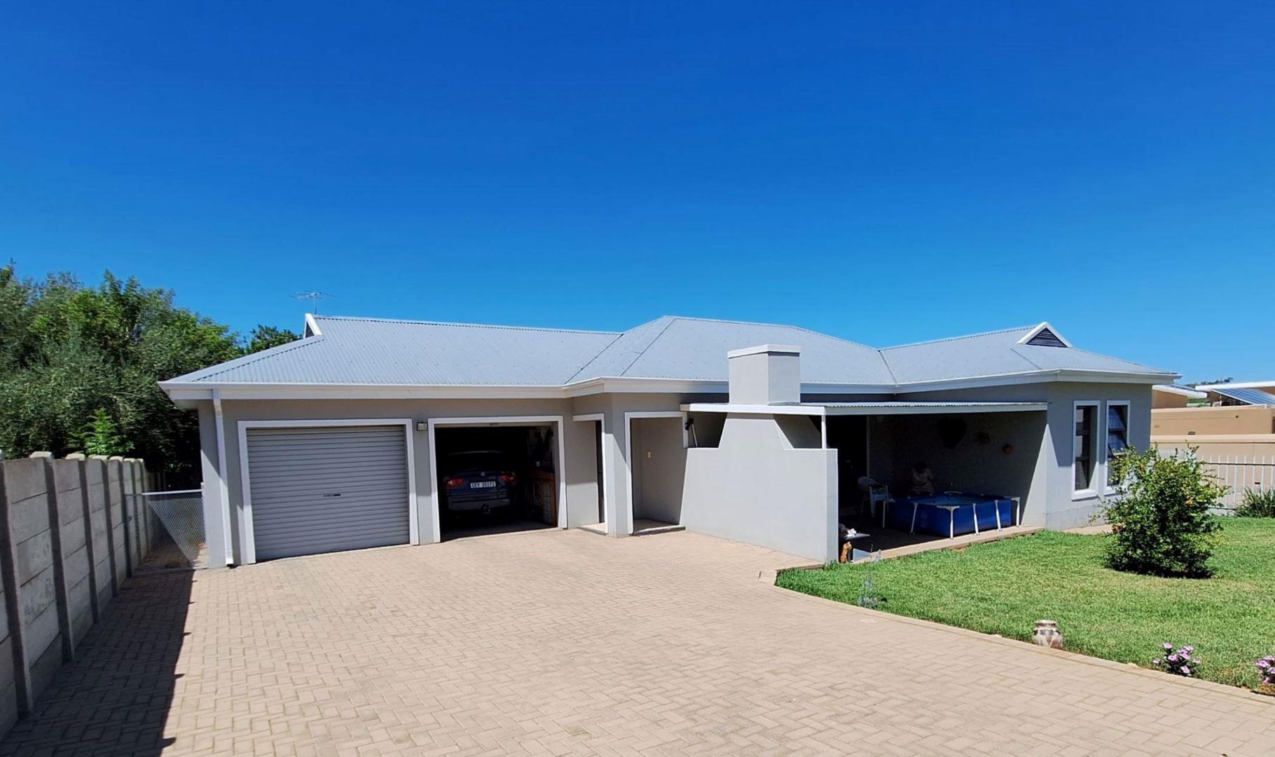 Oudtshoorn Central Property Property and houses for sale in