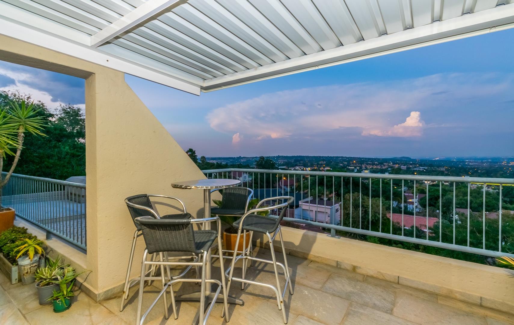 2 Bedroom Apartment / flat for sale in Constantia Kloof 180