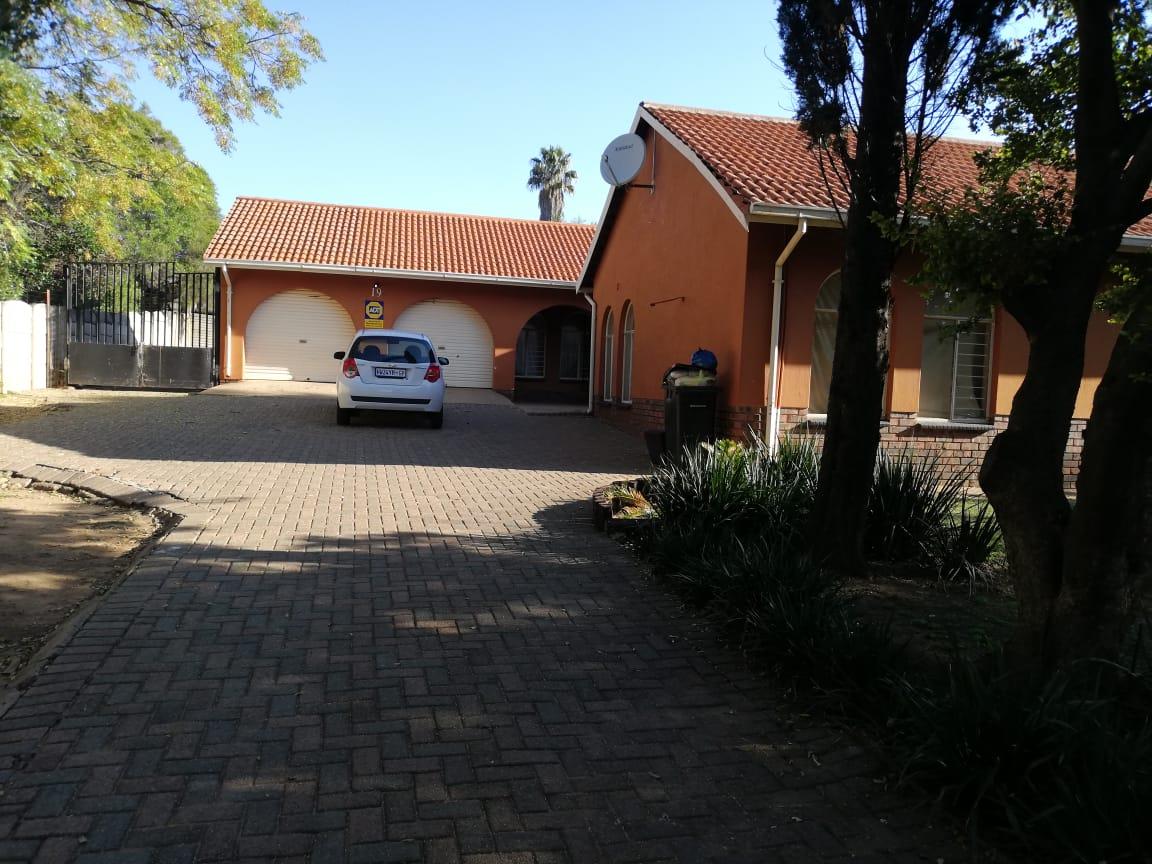 3 Bedroom House to rent in Birchleigh North P24114058908