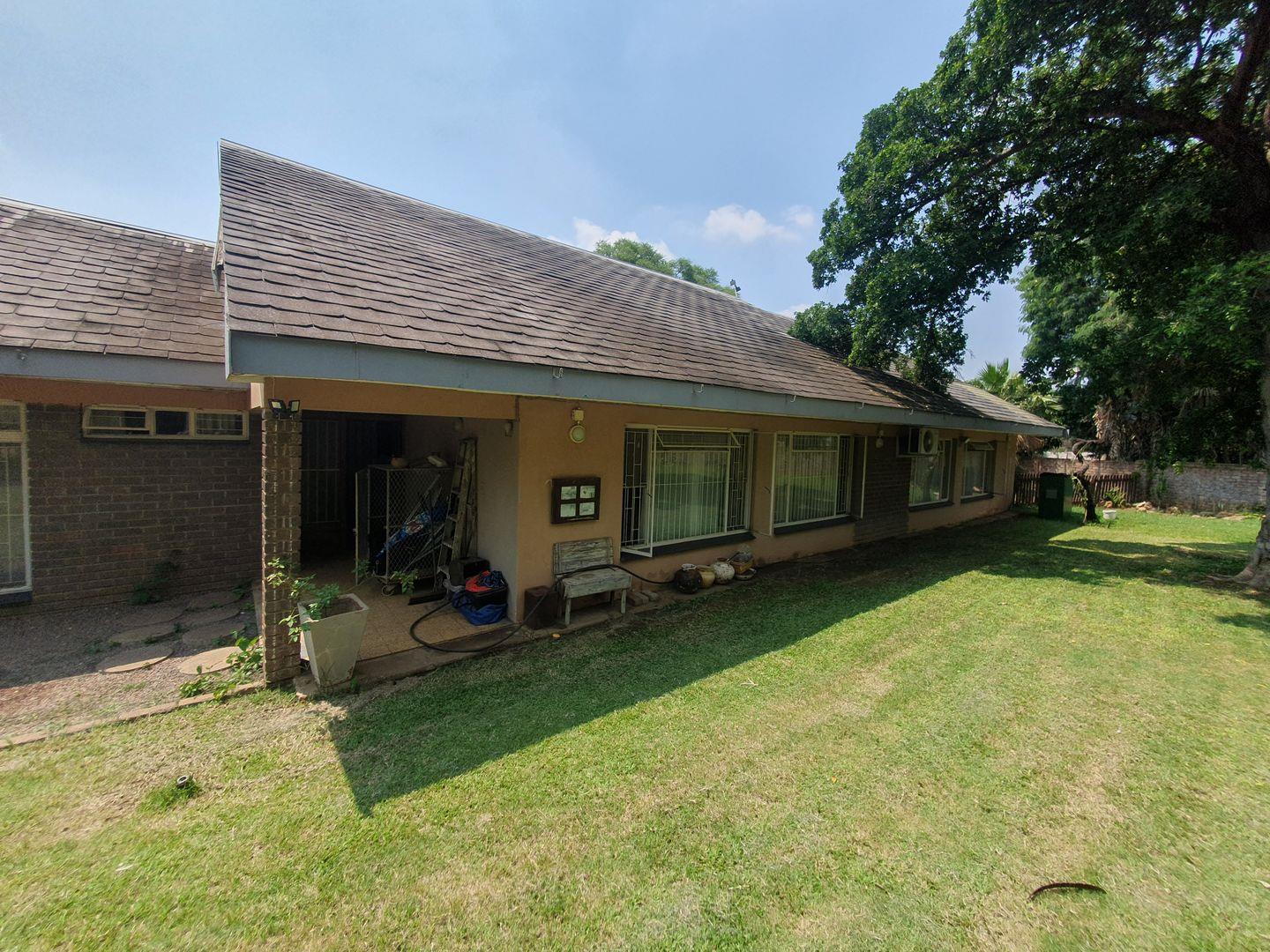 4 Bedroom House for sale in Marble Hall P24114059353