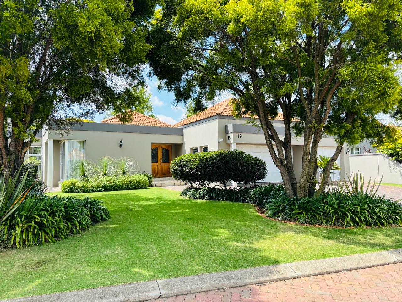 4 Bedroom House for sale in Three Rivers East P24114059476