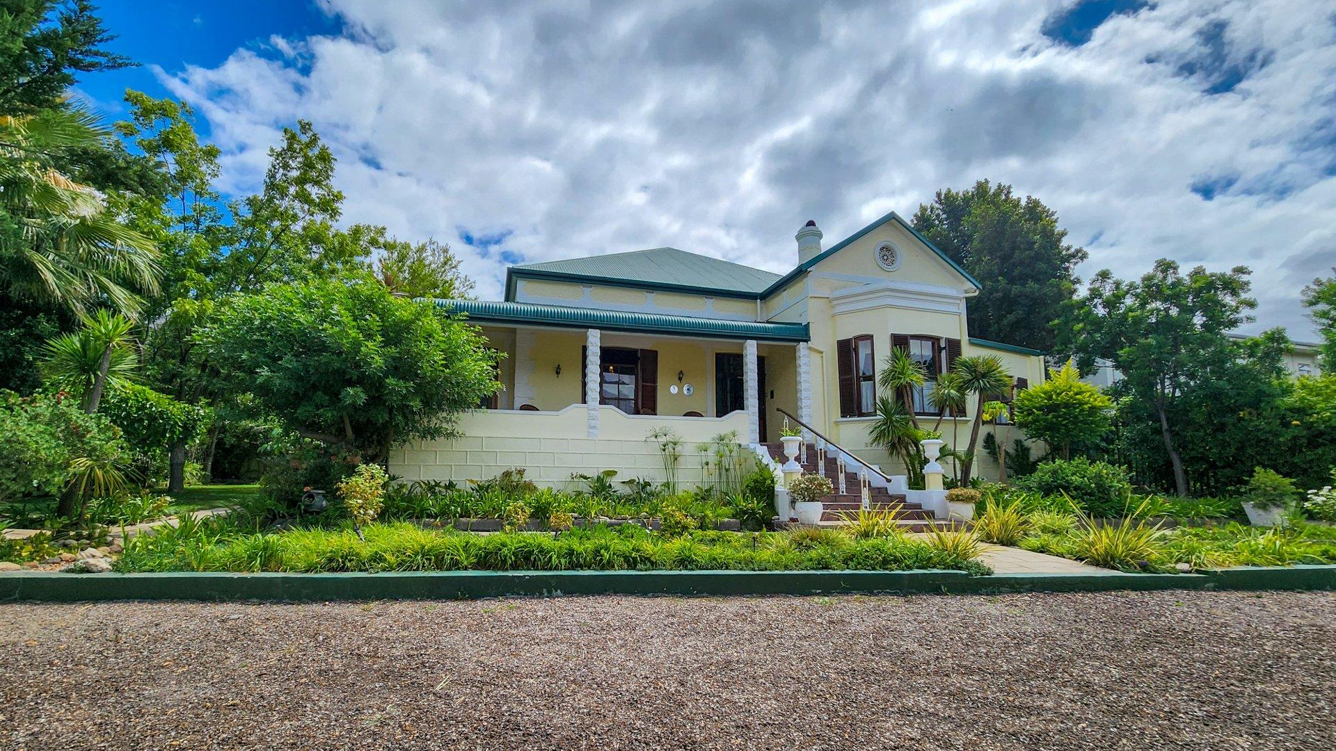 5 Bedroom House for sale in Montagu P24114059599