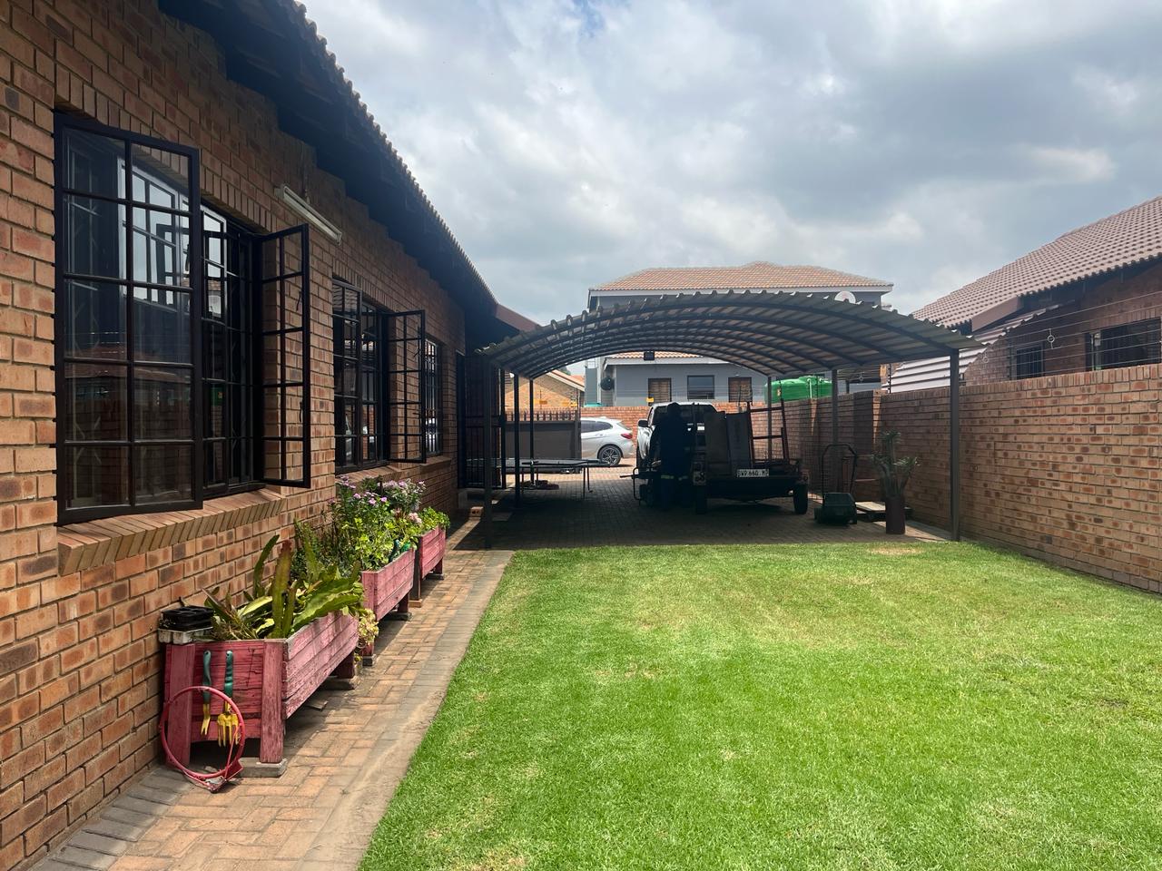 3 Bedroom House for sale in Reyno Ridge P24114060211