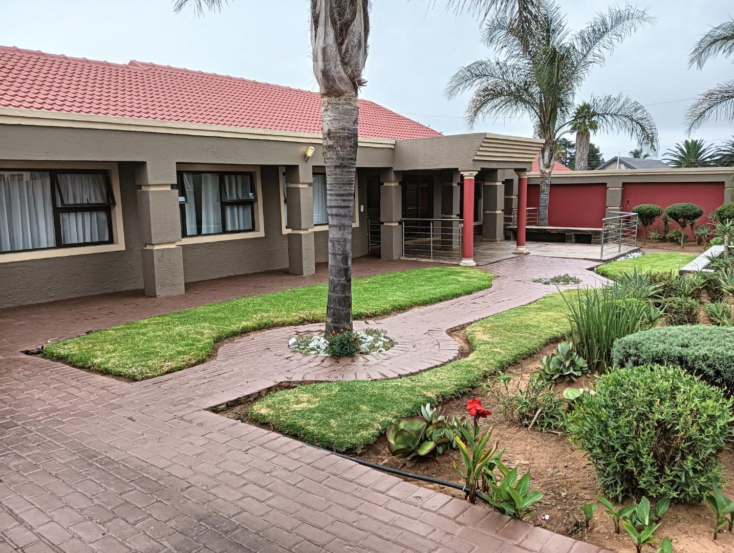 3 Bedroom House for sale in Witpoortjie P24114060362