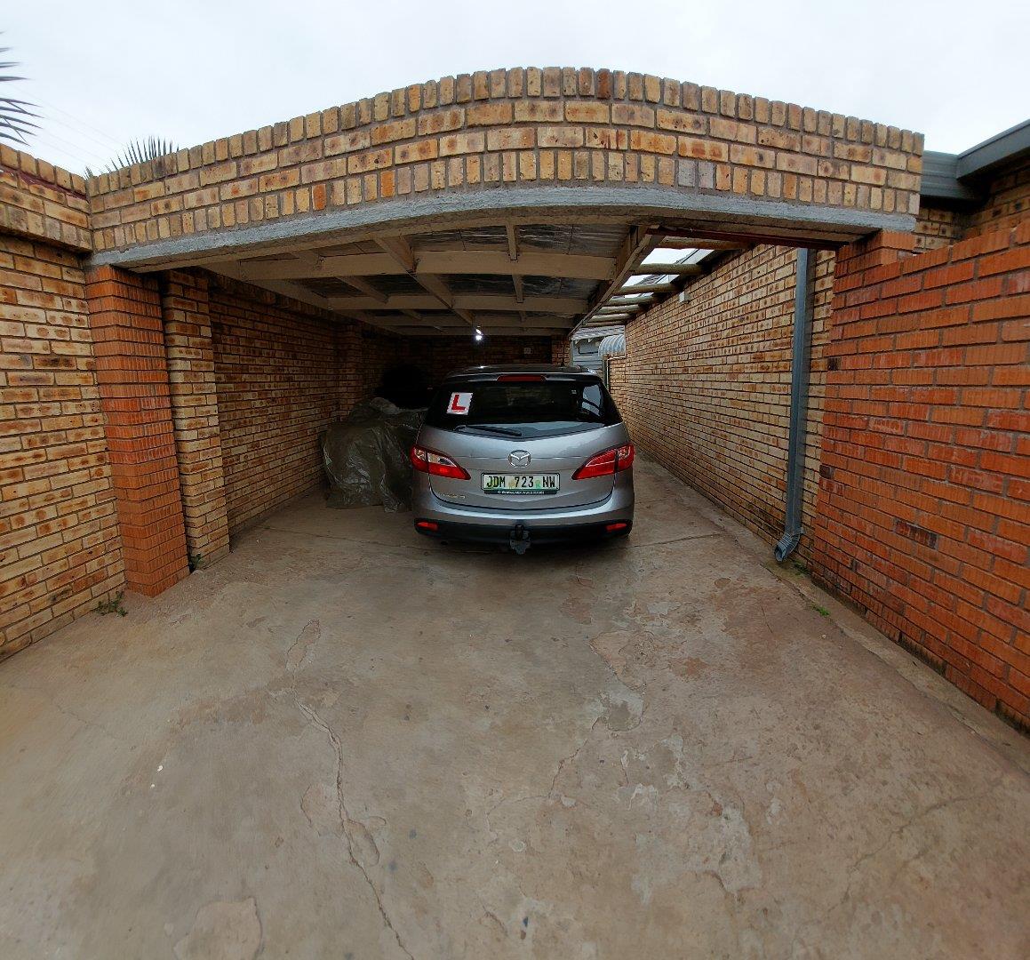 Verwoerdpark, Kimberley Property Property and houses to rent in