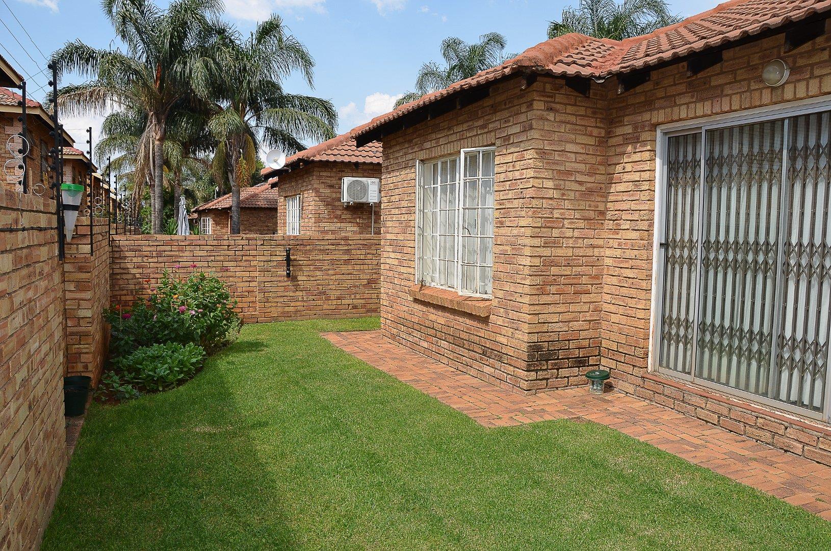 2 Bedroom Apartment / flat for sale in Willowbrook 674 Academy Street