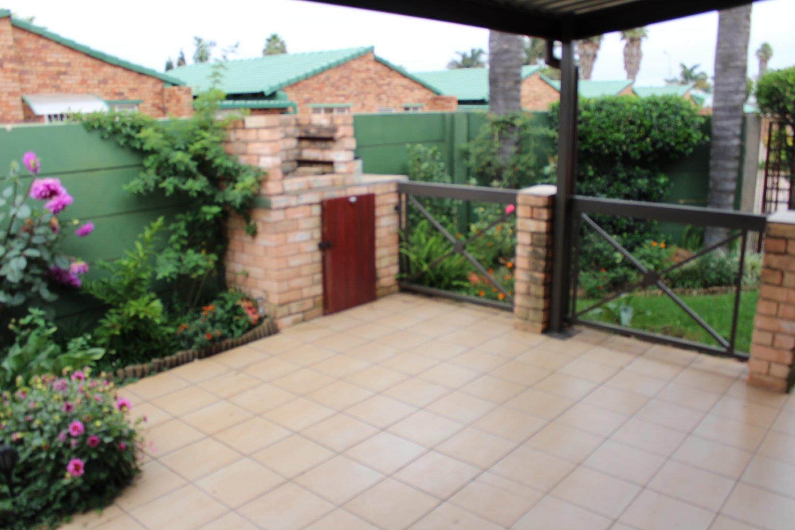 2 Bedroom Apartment / flat for sale in Florida Glen P24114062483