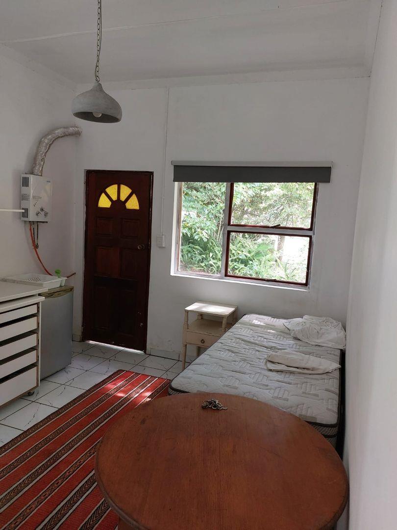 1 Bedroom Apartment / flat to rent in Cove Rock P24114500673