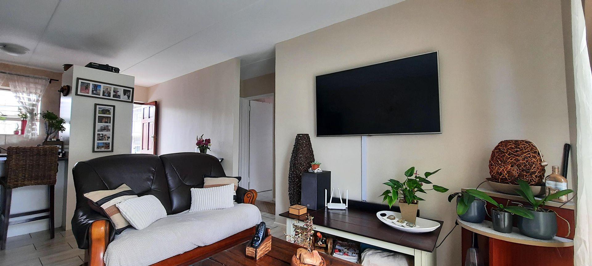 2 Bedroom Apartment / flat for sale in De Tuin P24114063090