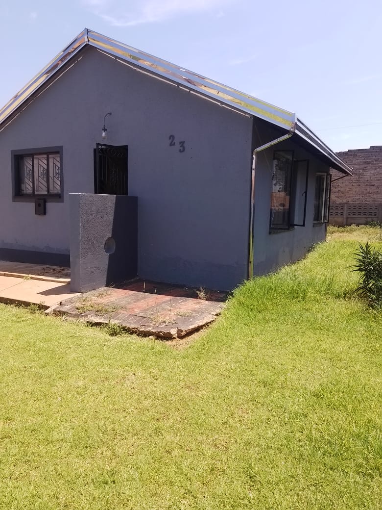 2 Bedroom House for sale in Sebokeng Zone 6 P24114064026