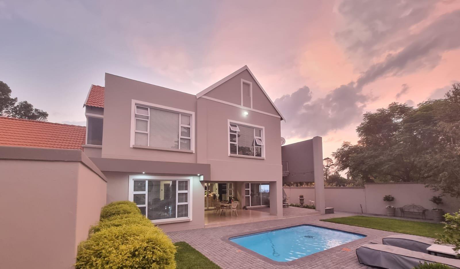 3 Bedroom Townhouse for sale in Vanderbijlpark SW 5 P24114064435