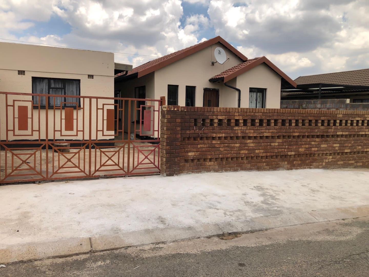 Diepkloof Zone 4 Property Houses for sale in Diepkloof Zone 4