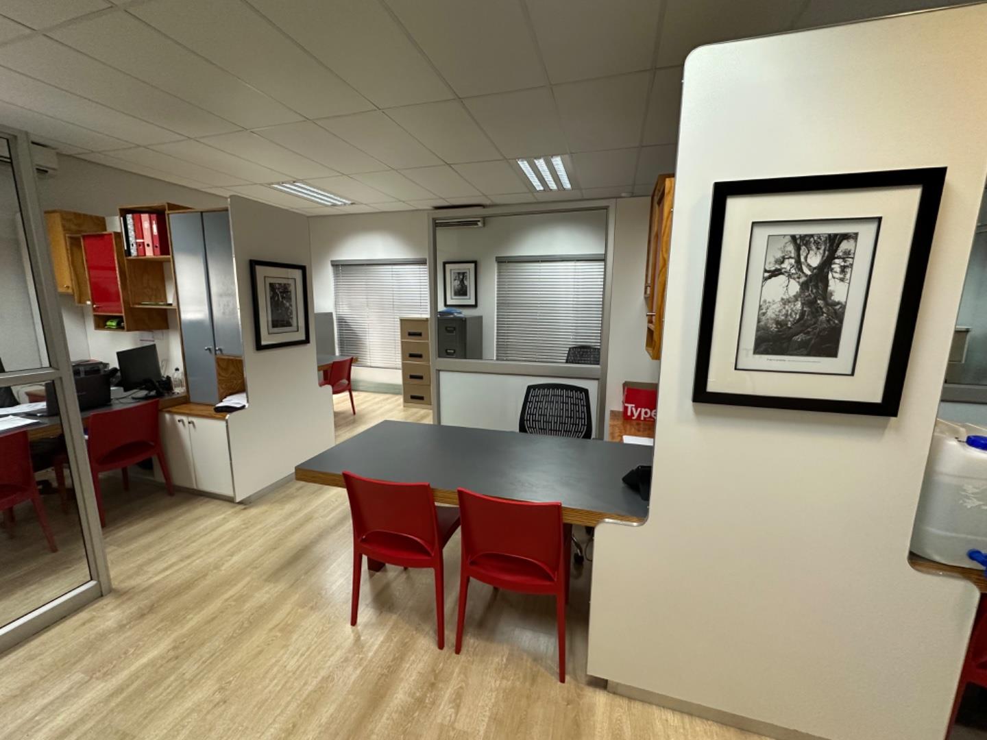 Commercial property to rent in Hampton Court P24114065424