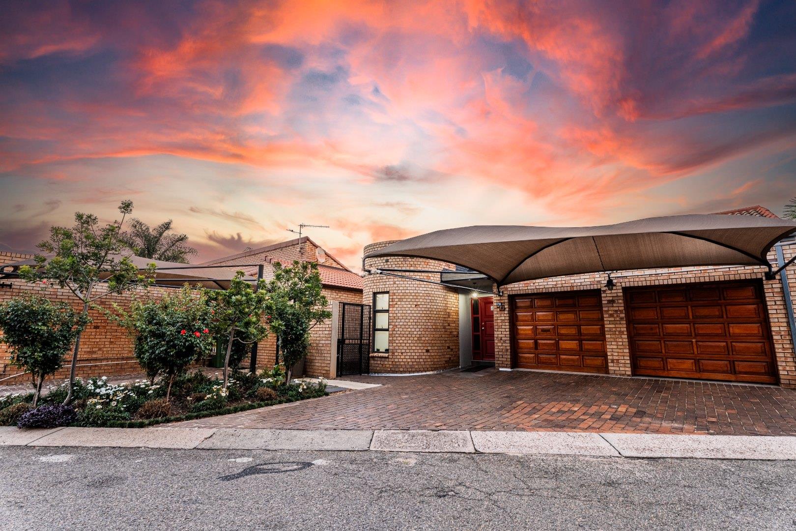 3 Bedroom House for sale in Waterkloof 4 Palm Place P24114065445