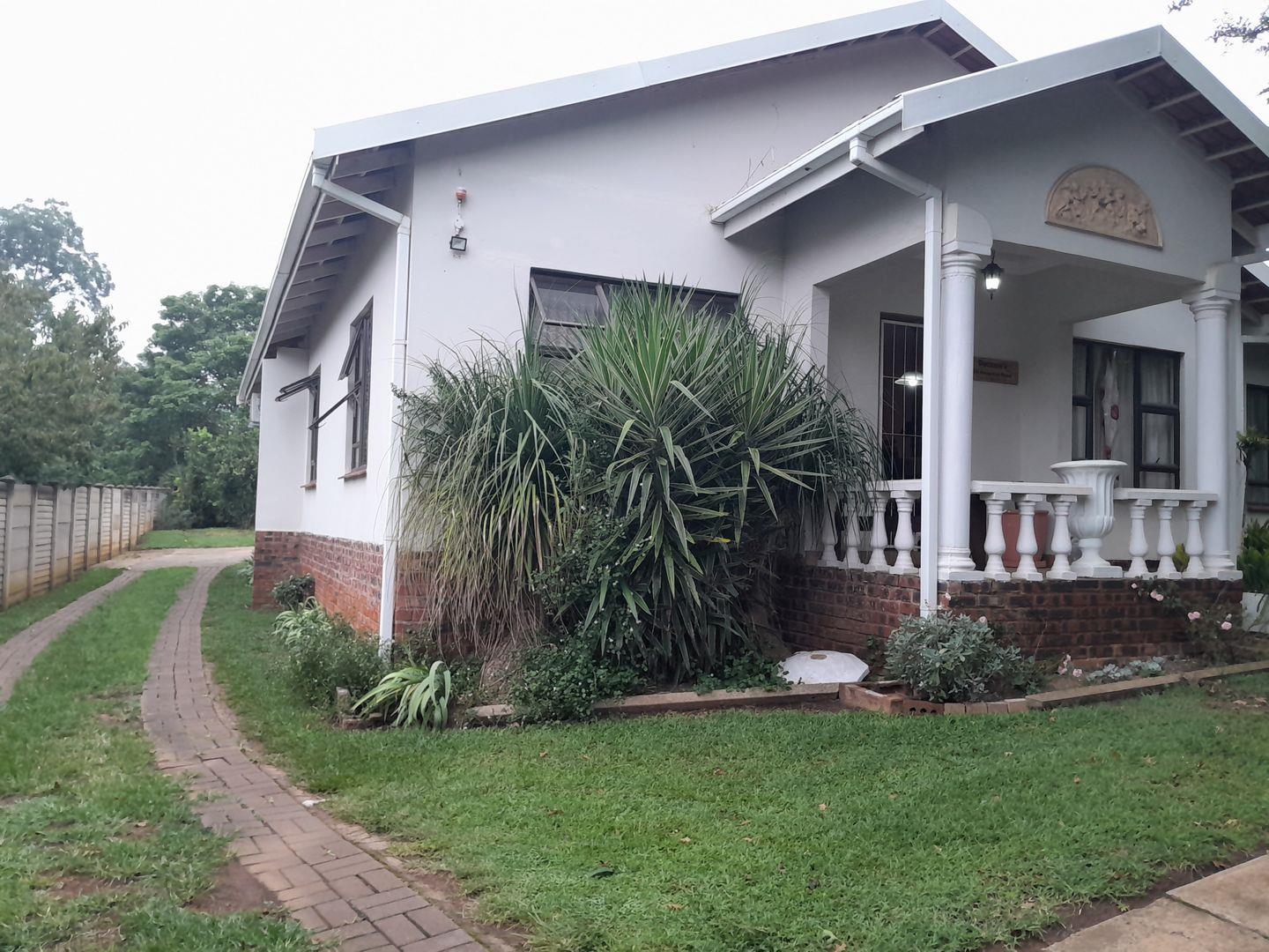 4 Bedroom House for sale in Merrivale P24114065813