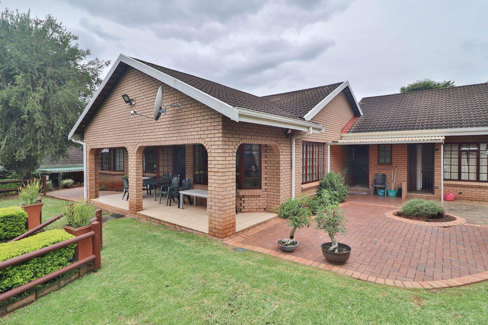 Chase Valley Property Townhouses for sale in Chase Valley