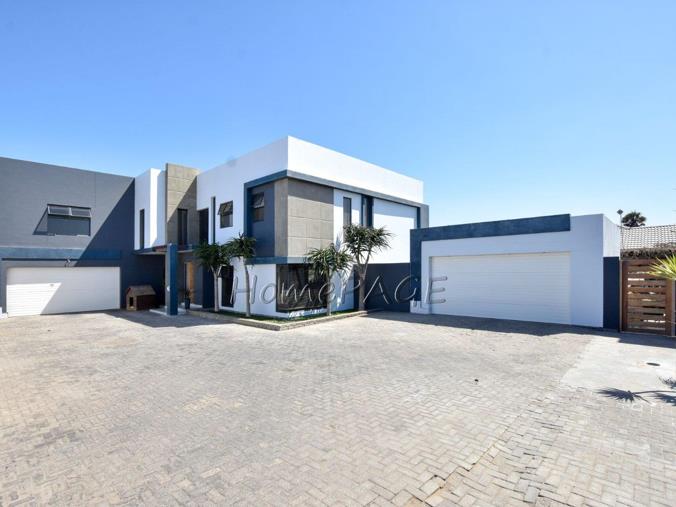 5 Bedroom House for Sale in Fairways