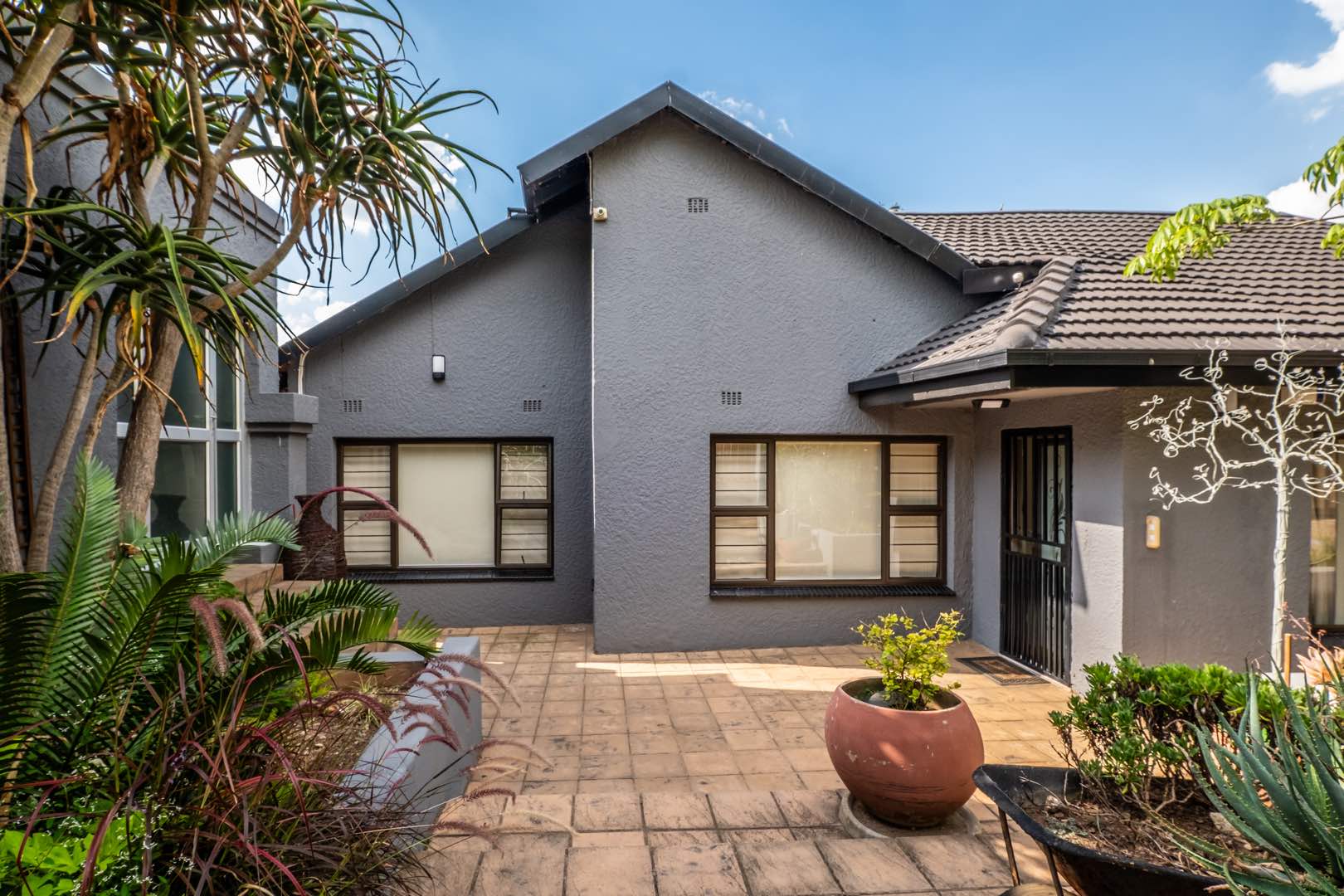 4 Bedroom House for sale in Mondeor 169 Colworth P24114015074