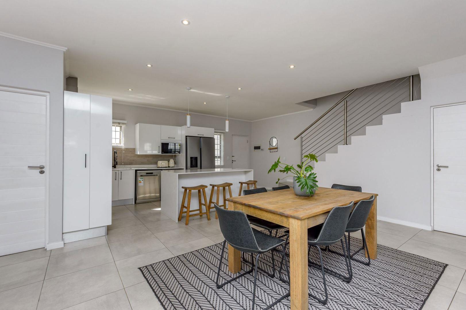 3 Bedroom Townhouse for sale in Bryanston 7 Grosvenor Road P24