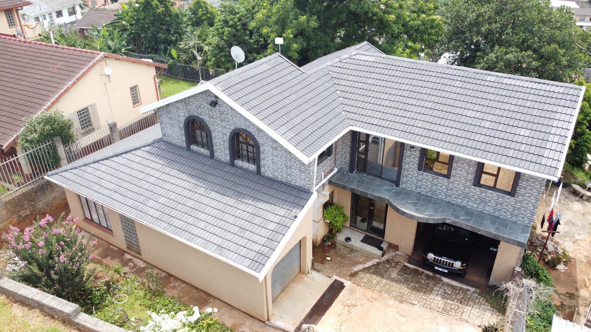 7 Bedroom House for sale in Stanger Manor P24114071803