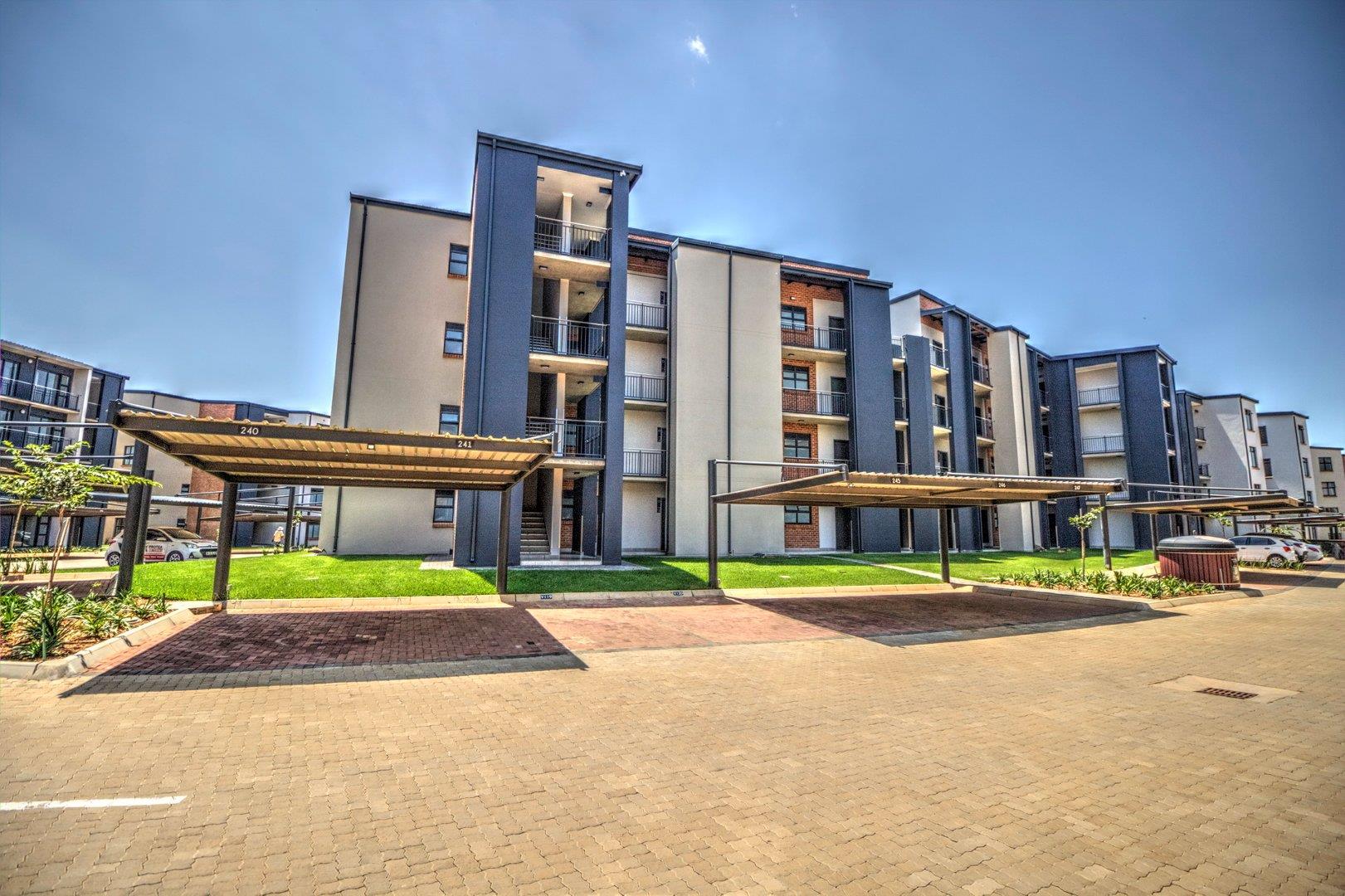 2 Bedroom Apartment / flat to rent in Glen Marais C Starling, 1