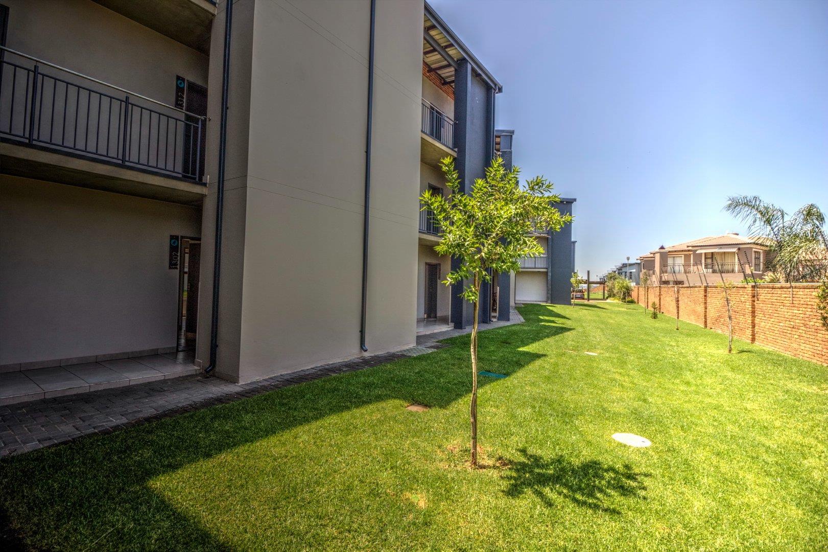 2 Bedroom Apartment / flat to rent in Glen Marais B Glen Starling, 1
