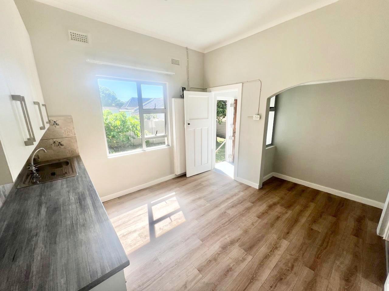 West Bank, East London Property Houses for sale in West Bank, East