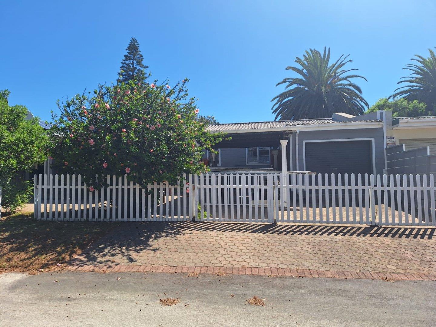 3 Bedroom House for sale in Hartenbos Central 187 Port Natal Road