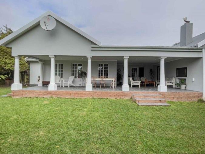 Farm for Sale in Hickmans River