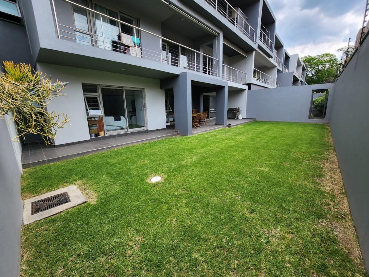 Oaklands, Johannesburg Property Apartments / flats to rent in