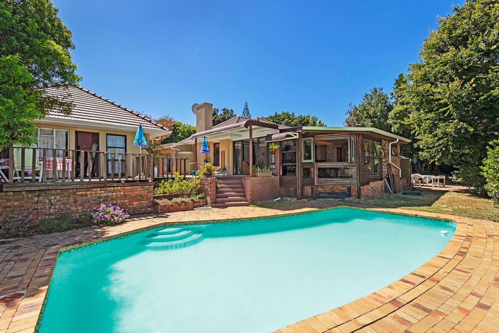 3 Bedroom House for sale in Kenridge P24114437607