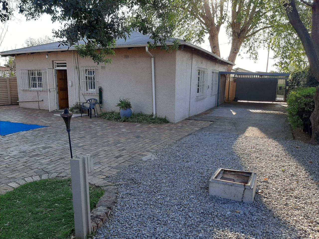 Westdene, Johannesburg Property Apartments / flats to rent in